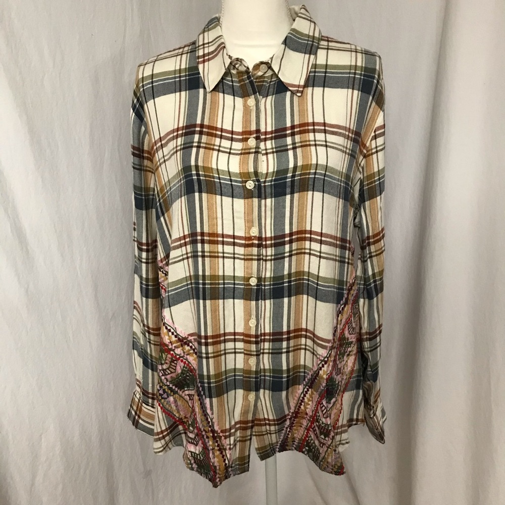 Tolani Collection Harlow Plaid Embroidered Shirt L